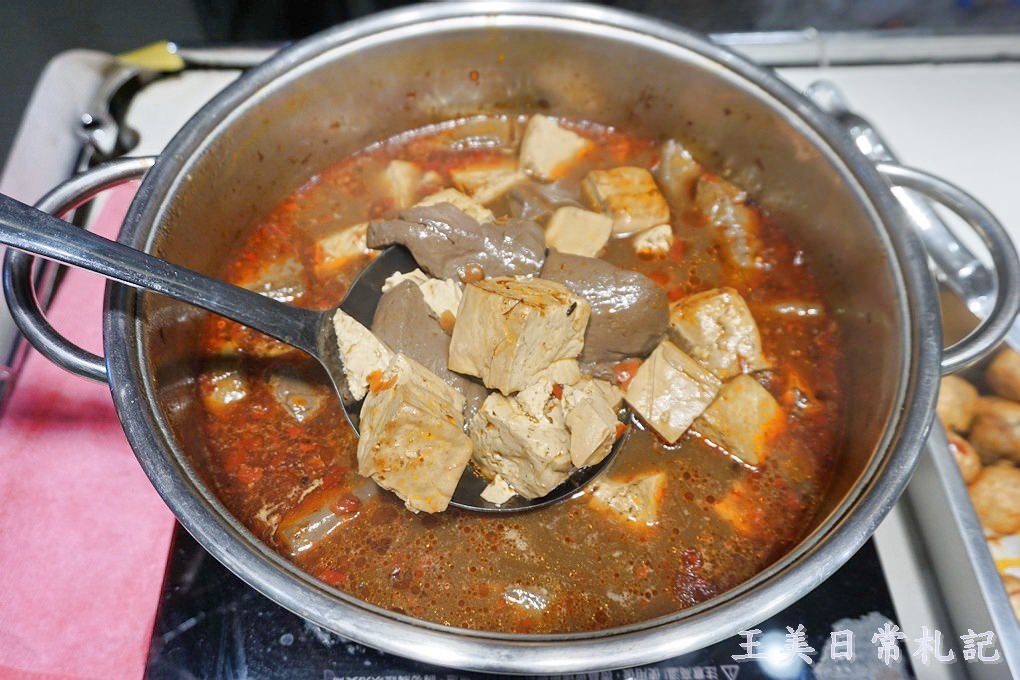 新竹美食-好吃的滷味在熊寶|麻辣滷味|老東家麻辣鍋底|巨城限定 - 第16張圖 新竹美食-好吃的滷味在熊寶|麻辣滷味|老東家麻辣鍋底|巨城限定