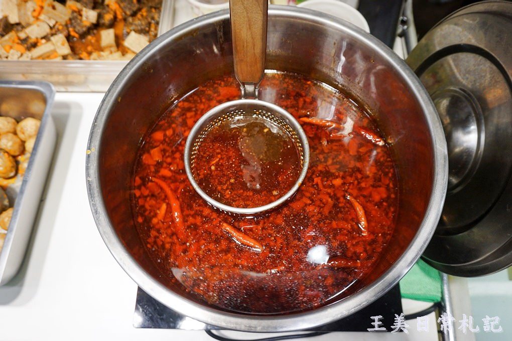 新竹美食-好吃的滷味在熊寶|麻辣滷味|老東家麻辣鍋底|巨城限定 - 第17張圖 新竹美食-好吃的滷味在熊寶|麻辣滷味|老東家麻辣鍋底|巨城限定