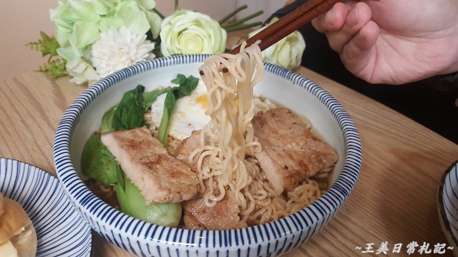 新竹美食-貨櫃屋網美風打卡拍照新景點|享噹初複合式雲廚房|台式港式美食匯集地|店家地址營業時間電話