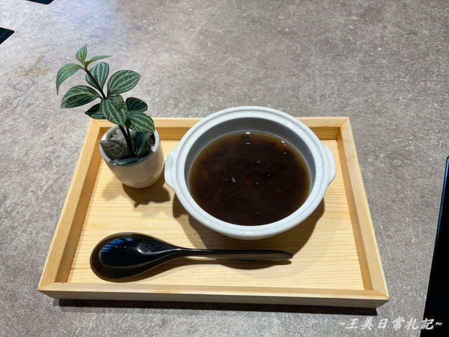 新竹美食-795究極鍋物|日本A5和牛頂級紐約客|龍蝦鍋|青蟳鍋|頂級食材|新鮮海鮮料理|店家地址營業時間電話 - 第61張圖 新竹美食-795究極鍋物|日本A5和牛頂級紐約客|龍蝦鍋|青蟳鍋|頂級食材|新鮮海鮮料理|店家地址營業時間電話