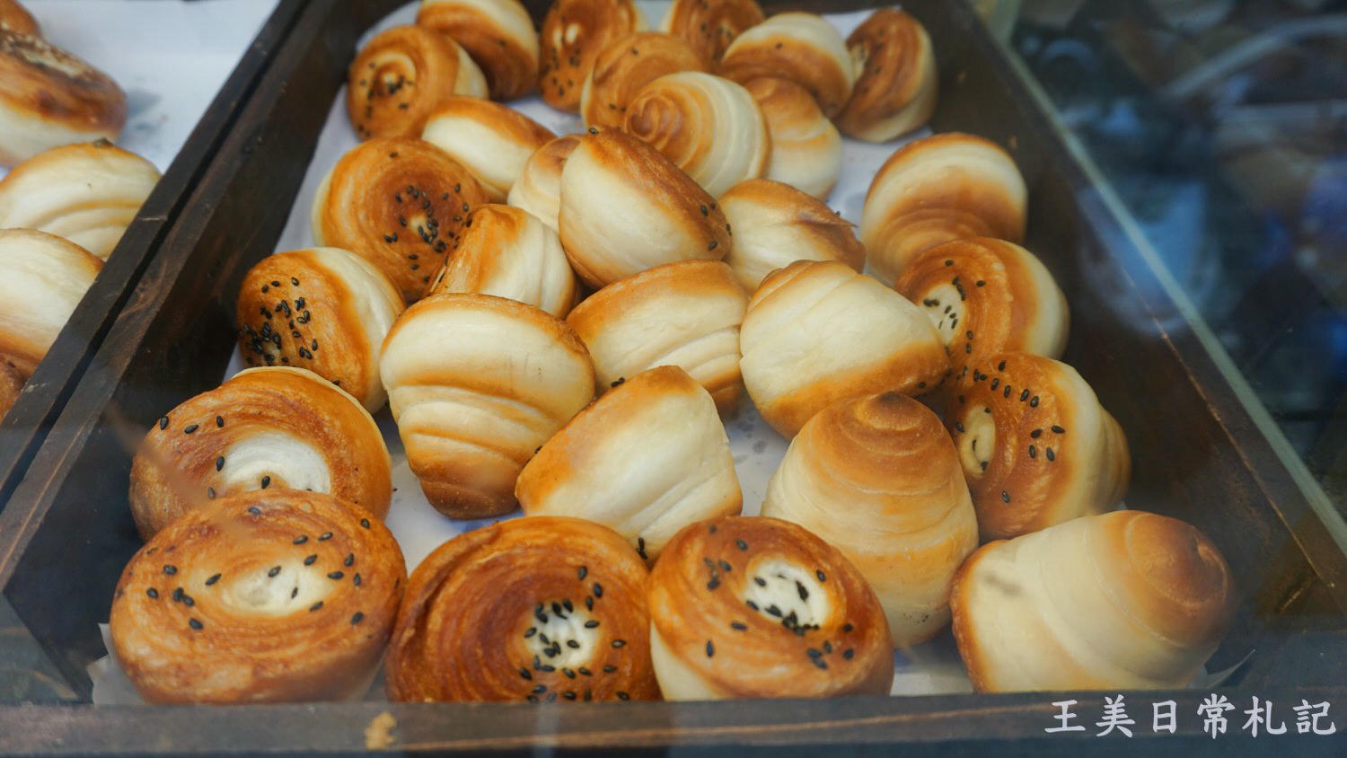 新竹美食-二良脆皮烤饅頭|下午茶|台式點心| 店家地址營業時間電話