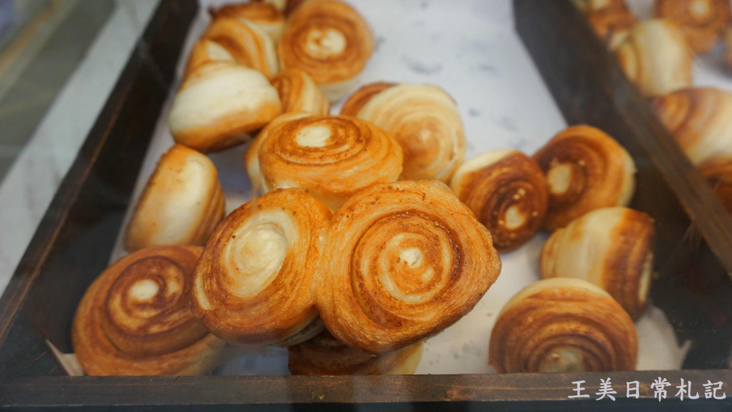 新竹美食-二良脆皮烤饅頭|下午茶|台式點心| 店家地址營業時間電話