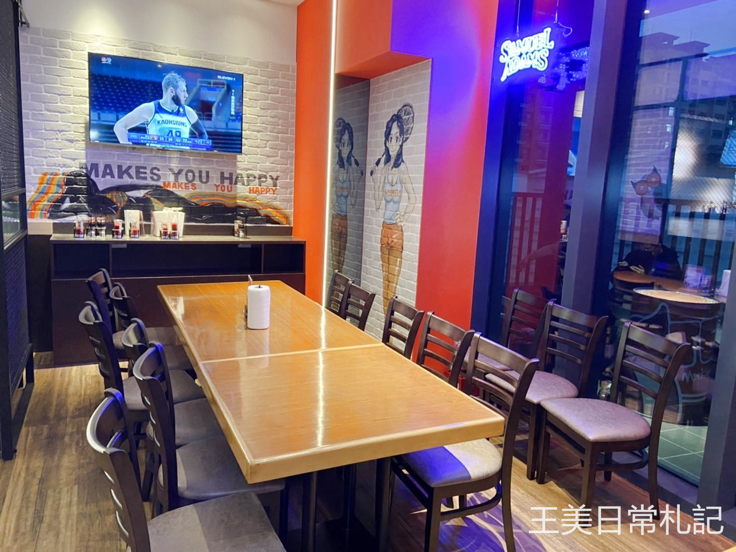 HOOTERS竹北店|美式餐廳|呼拉圈女郎|聚餐首選|親子遊憩空間|店家地址營業時間電話 - 第11張圖 HOOTERS竹北店|美式餐廳|呼拉圈女郎|聚餐首選|親子遊憩空間|店家地址營業時間電話