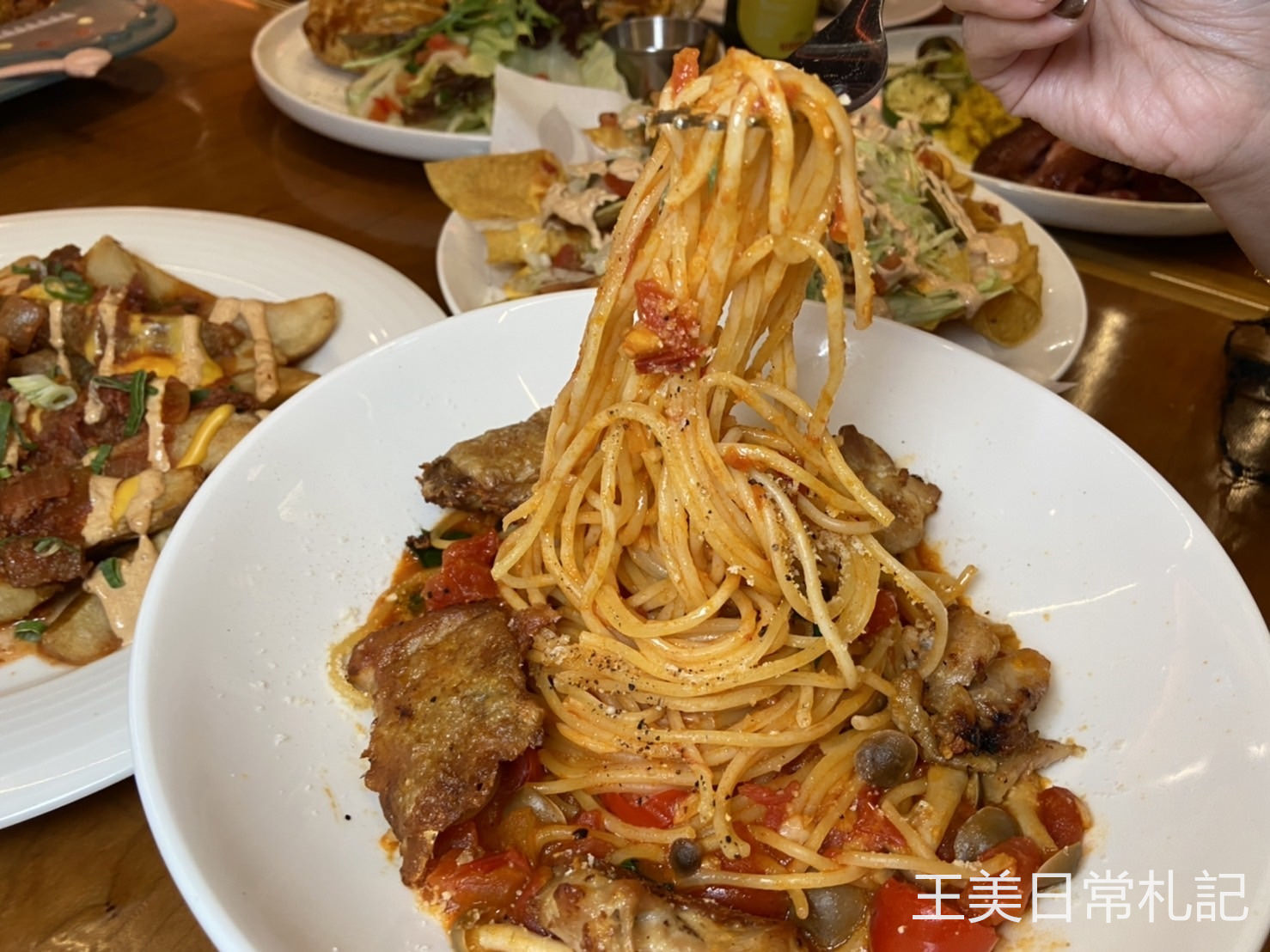 HOOTERS竹北店|美式餐廳|呼拉圈女郎|聚餐首選|親子遊憩空間|店家地址營業時間電話 - 第40張圖 HOOTERS竹北店|美式餐廳|呼拉圈女郎|聚餐首選|親子遊憩空間|店家地址營業時間電話