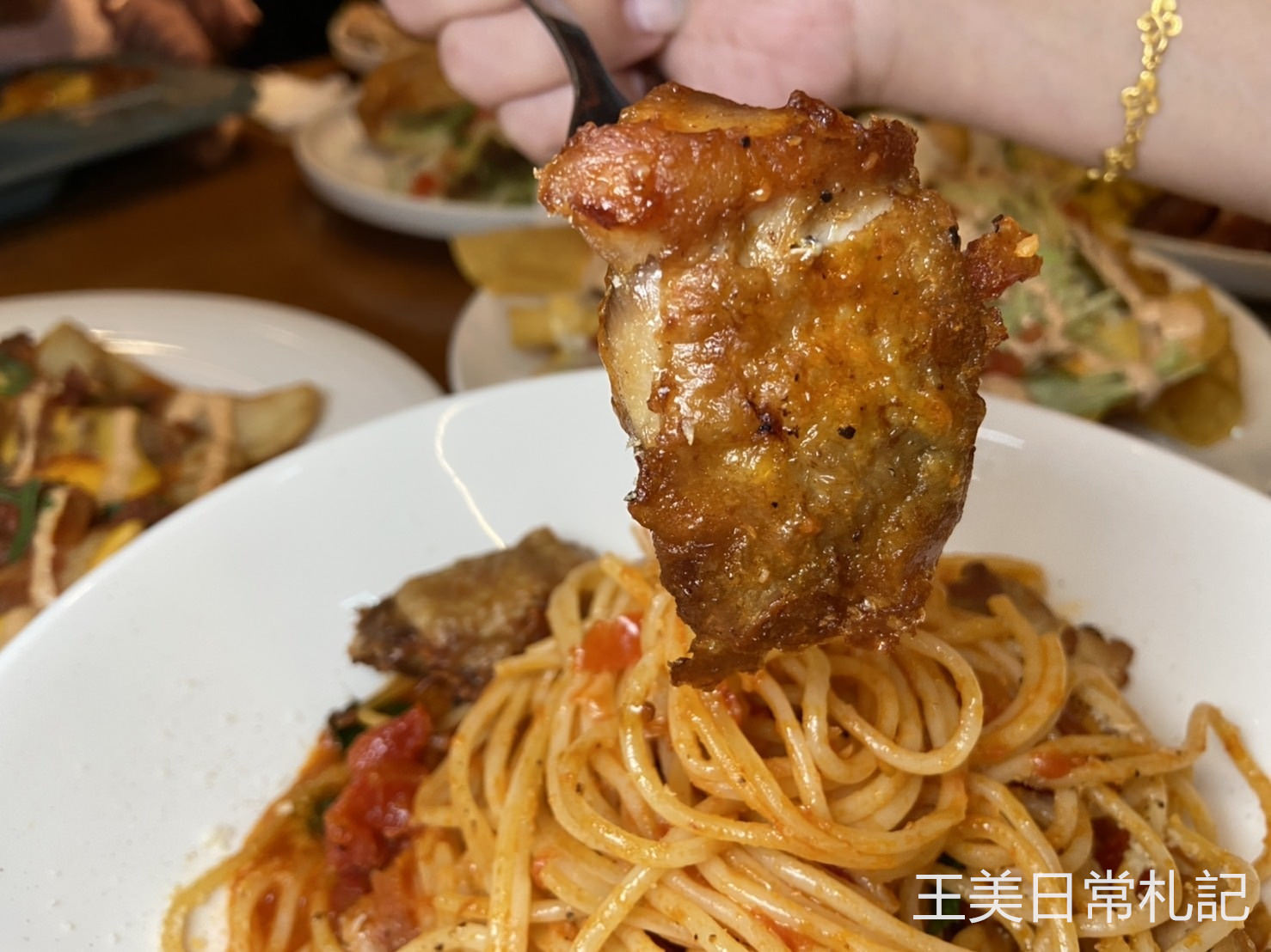 HOOTERS竹北店|美式餐廳|呼拉圈女郎|聚餐首選|親子遊憩空間|店家地址營業時間電話 - 第41張圖 HOOTERS竹北店|美式餐廳|呼拉圈女郎|聚餐首選|親子遊憩空間|店家地址營業時間電話